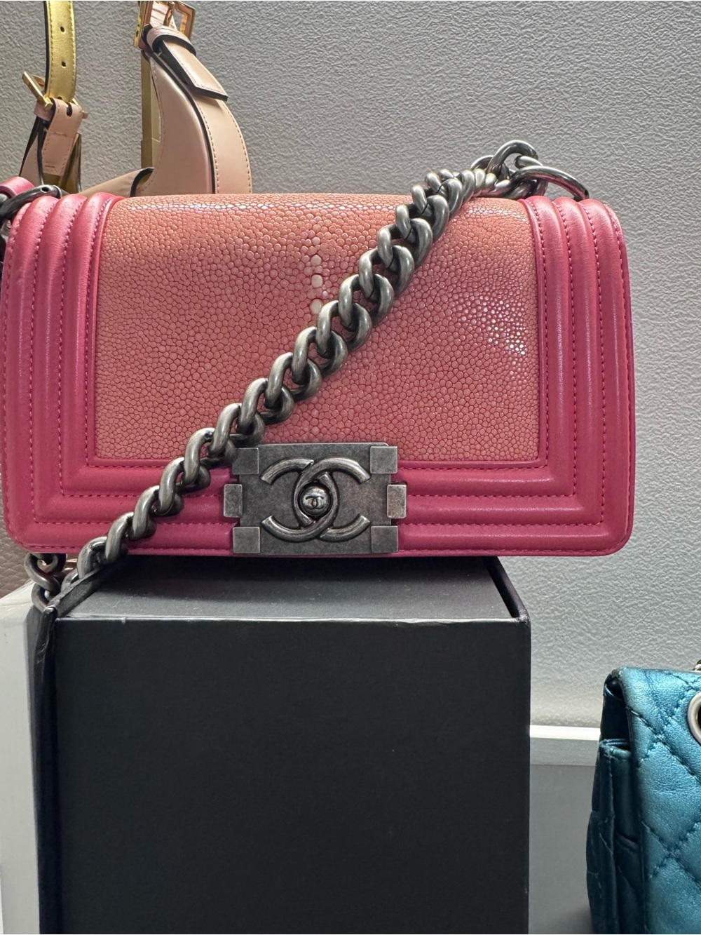 Chanel stingray boy